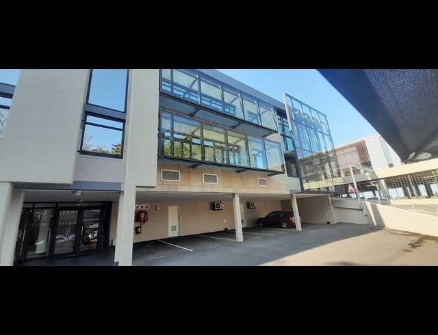126M² OFFICE TO LET IN WESTVILLE